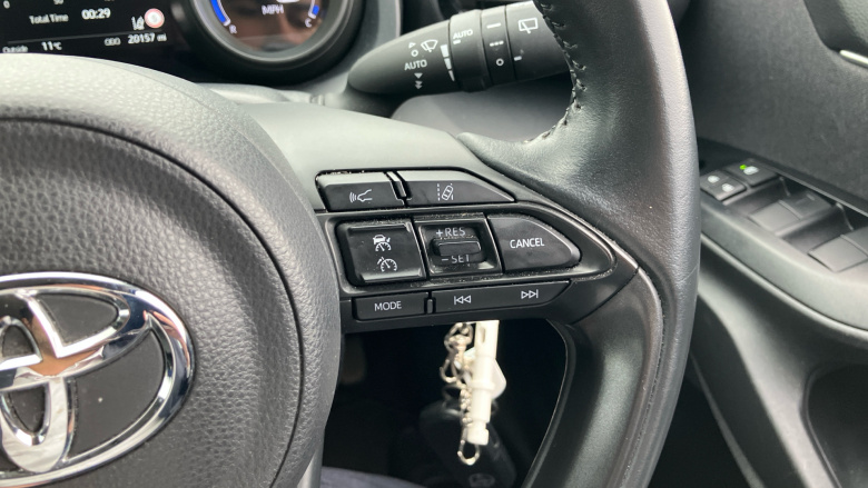 Toyota Yaris 1.5 Hybrid Design 5dr CVT Hybrid Hatchback